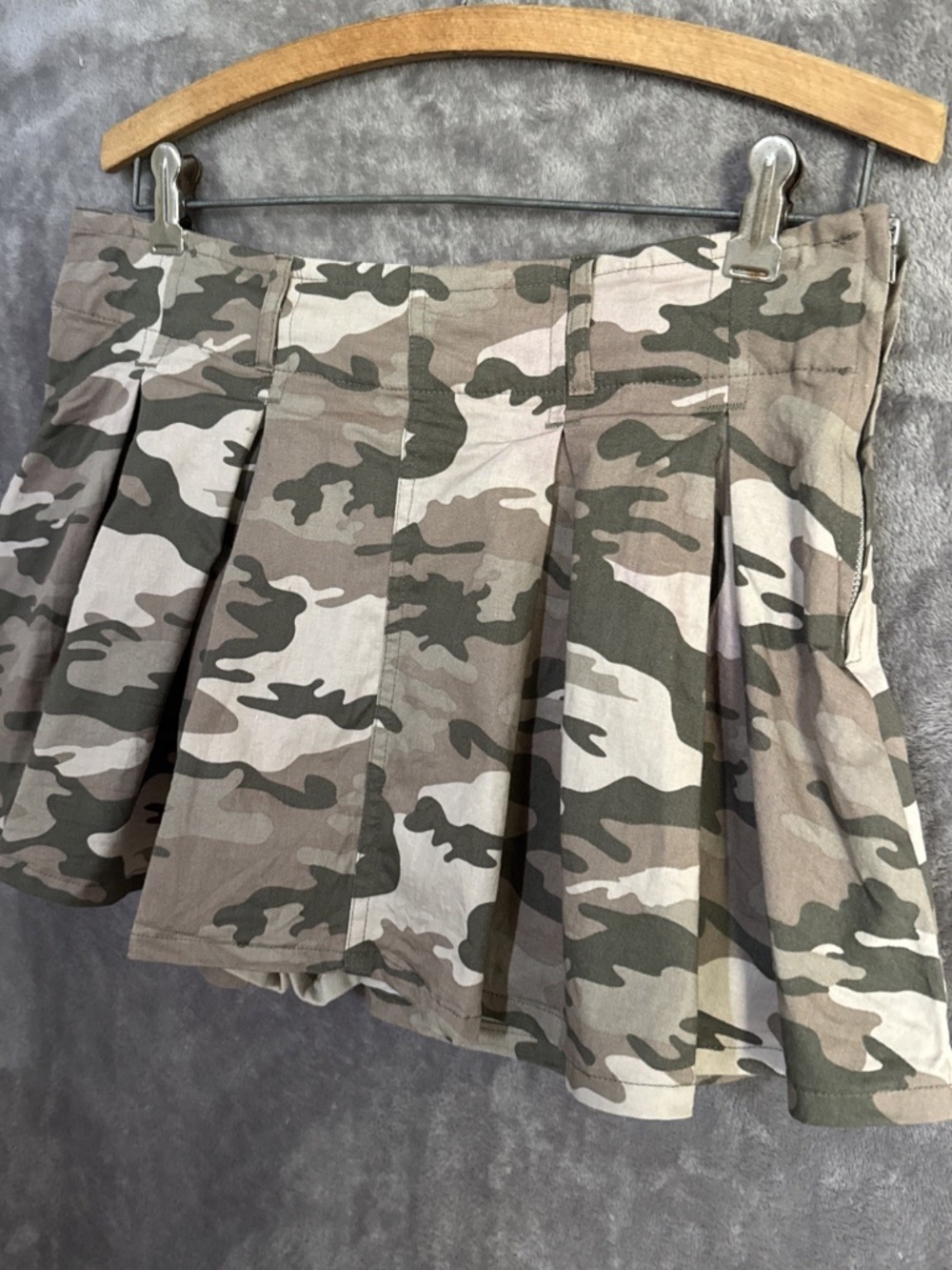 Riley & James Women’s Pleated Skort Green Camo Size Large